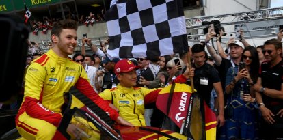 Philip Hanson y Yifei Ye celebran la victoria de Robert Kubica en las 24 Horas de Le Mans 2025