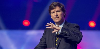 Tucker Carlson en una disertación