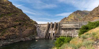 Presa de Hells Canyon en el río Snake