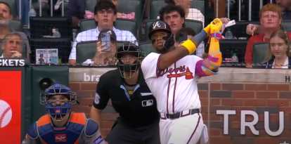 Ronald Acuña Jr. conecta un jonrón