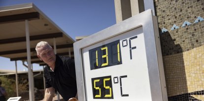 Un termómetro marca elevadas temperaturas. Imagen de archivo.