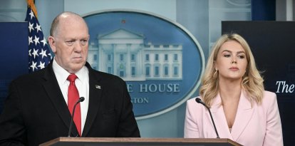Tom Homan y Karoline Leavitt, en la Casa Blanca.