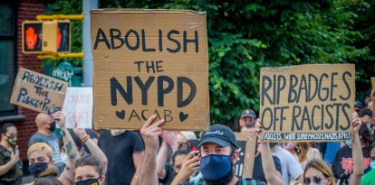 Manifestación por 'Desfinanciar a la Policía' en Mc Carren Park en Brooklyn el 7 de junio de 2020.
