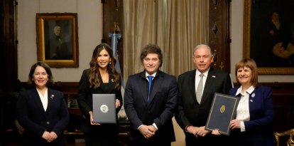 Milei y Noem en la Casa Rosada/ ARGENTINE PRESIDENCY / HANDOUT