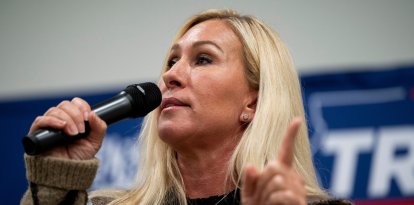 La representante Marjorie Taylor Greene, republicana por Georgia, habla en un evento MAGA de Trump Iowa en Keokuk, Iowa, el 4 de enero de 2024.