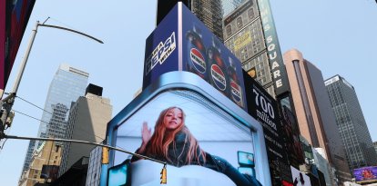 La publicidad de Sydney Sweeney en Times Square, Nueva York