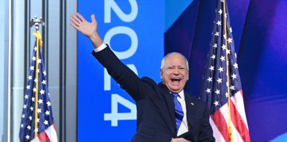 Tim Walz en la DNC de 2024/ Saul Loeb