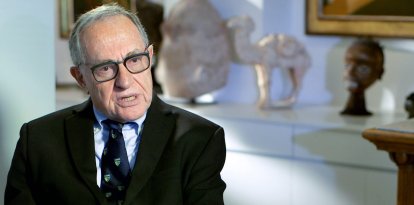 DELITOS DE PENSAMIENTO (también conocido como DELITOS DE PENSAMIENTO: EL CASO DEL POLICÍA CANÍBAL), Alan M. Dershowitz, 2015. ©HBO/Cortesía de Everett Collection