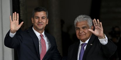 Paraguay and Panama presidents meet in Panama during official trade visit