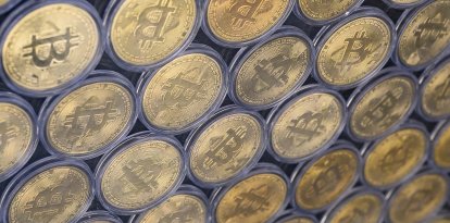 La imitación física de una moneda digital Bitcoin (Archivo)