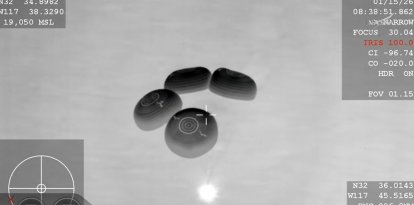 La nave espacial SpaceX Crew Dragon Endeavour antes de amerizar en el Océano Pacífico