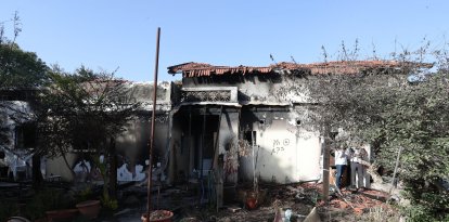 Visita al kibutz Beeri, en el sur de Israel, uno de los escenarios de los ataques de Hamás del 7 de octubre de 2023, durante una visita de un día de los primeros ministros belga y español (presidencias europeas entrante y saliente) a Israel y Palestina, en Jerusalén, el jueves 23 de noviembre de 2023.