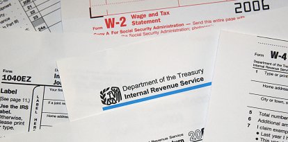 Formularios para trámites de impuestos (Archivo)