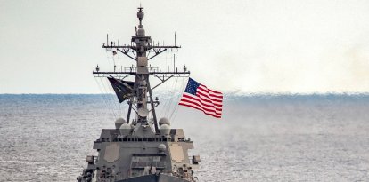 The Arleigh Burke-class guided-missile destroyer, USS Delbert D. Black (Files)