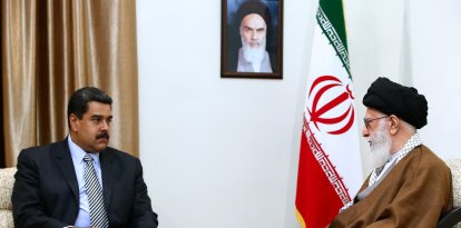 Iran's supreme leader Ayatollah Ali Khamenei with Nicolas Maduro (Files)