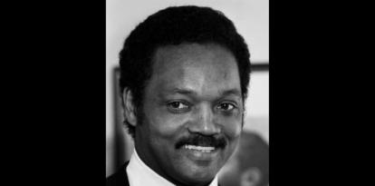 Fotografía del activista por los derechos civiles y candidato presidencial estadounidense Jesse Jackson durante su visita a Bonn el 9 de mayo de 1985