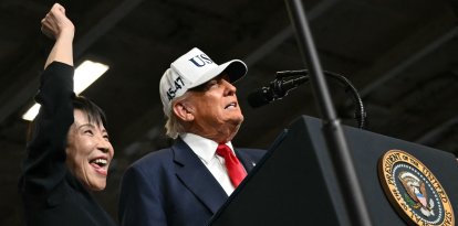 Sanae Takaichi junto a Donald Trump/ Andrew Caballero- Reynolds