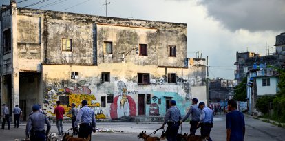Agentes del régimen cubano por las calles de La Habana (Archivo)