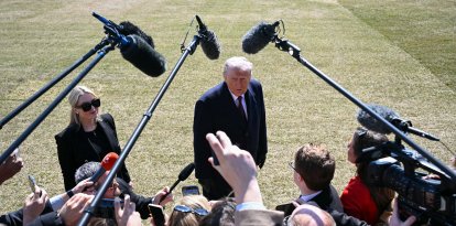 Donald Trump respondiendo preguntas en el Casa Blanca/ Andrew Caballero- Reynolds