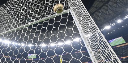 Juego de fútbol en el Lusail Stadium (Qatar). Imagen de archivo