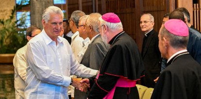Miguel Diaz Canel y el enviado del Vaticano, arzobispo Paul Richard Gallagher