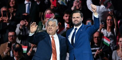 JD Vance junto a Viktor Orban