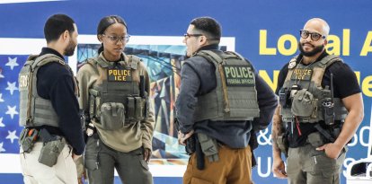 Agentes de ICE en Newark, Nueva Jersey/ Kena Betancur