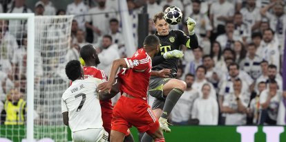 Manuel Neuer, del Bayern de Múnich, durante el partido de ida de los cuartos de final de la Liga de Campeones 2025/2026. 7 de abril de 2026
