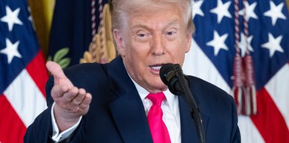 El presidente Donald Trump habla desde La Casa Blanca