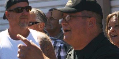 STORAGE WARS, (from left):  Darrell Sheets, Dave Hester, (Season 2), 2010-