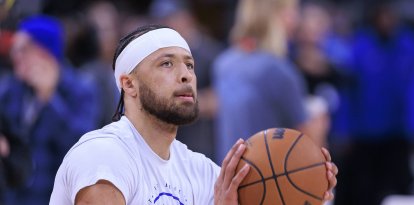 Cade Cunningham #2 de los Detroit Pistons durante el calentamiento previo a su partido
