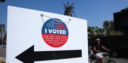 Centro de votación en Los Ángeles, California/ Patrick T. Fallon