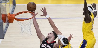 Alperen Sengun (Rockets), frente a los Lakers en los Playoffs de la NBA 2026