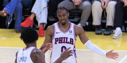 Tyrese Maxey y Joel Embiid, de los Philadelphia 76ers. Imagen de archivo
