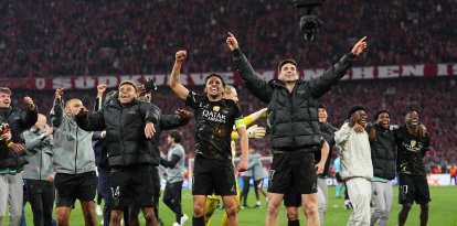 Los jugadores del Paris Saint-Germain celebran el pase a la final de la UEFA Champions League 2025-2026