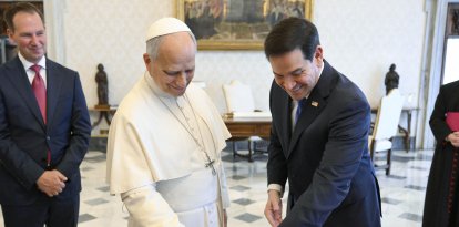 El Papa León XIV junto a Marco Rubio en el Vaticano