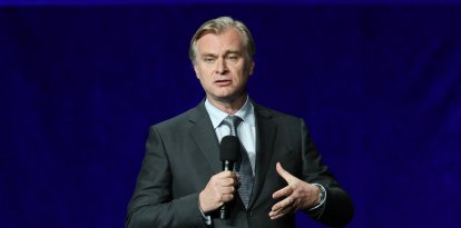Christopher Nolan habla en un evento
