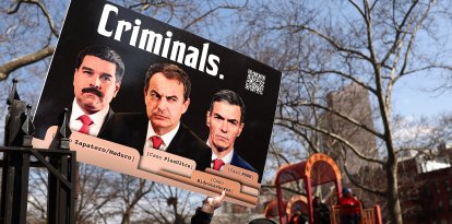 Protestas en Estados Unidos contra Nicolás Maduro, José Luis Rodríguez Zapatero y Pedro Sánchez.