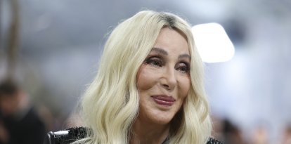 La cantante Cher llegando a la Met Gala en 2026
