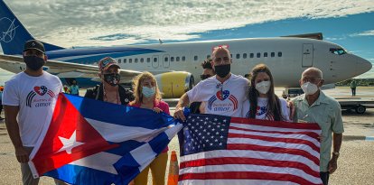 Miembros de las ONG Puentes de Amor, Foro del Pueblo y CODEPINK en Cuba (Archivo)