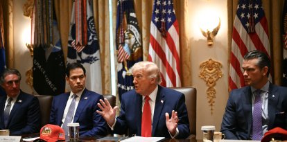 El presidente Trump durante la reunión de gabinete que mantuvo este miércoles.