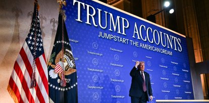 El presidente Donald Trump ofrece su discurso sobre las "Cuentas Trump"