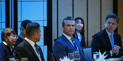 Pete Hegseth, rodeado de mandatarios asiáticos en el Diálogo del Shangri-La 2026