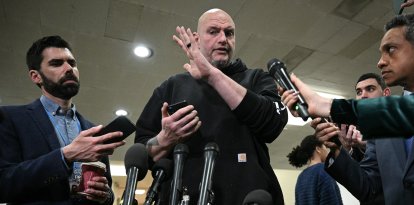 El senador John Fetterman (D-PA) en el Capitolio.