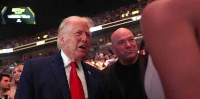 Donald Trump junto a Dana White/ Julia Demaree Nikhinson