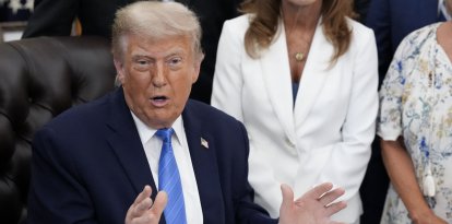 Donald Trump en el Salón Oval/ Ken Cedeno