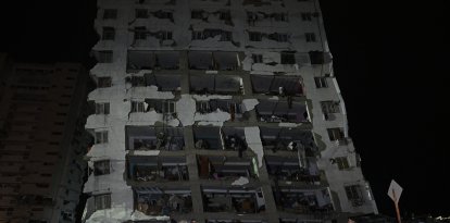 Edificio dañado tras el terremoto en Catia La Mar, Venezuela