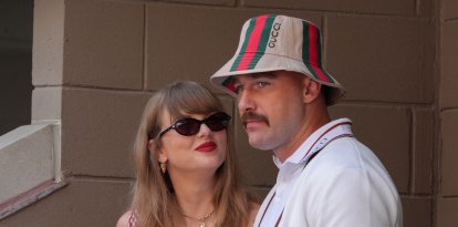 La cantante y compositora estadounidense Taylor Swift y el jugador de fútbol americano de la NFL Travis Kelce
