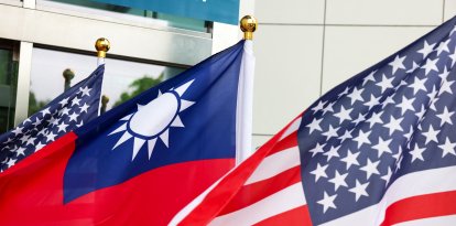 Banderas de Taiwán y Estados Unidos / I-Hwa Cheng