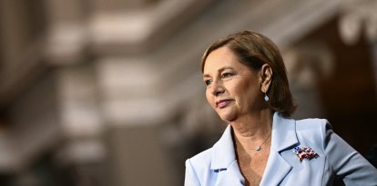 Darline Graham Nordone, hermana de Lindsey Graham, observa durante su juramento ceremonial como senadora de los Estados Unidos, el 14 de julio de 2026.